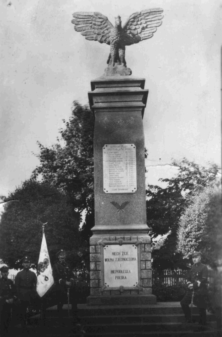 pomnik przed wojną